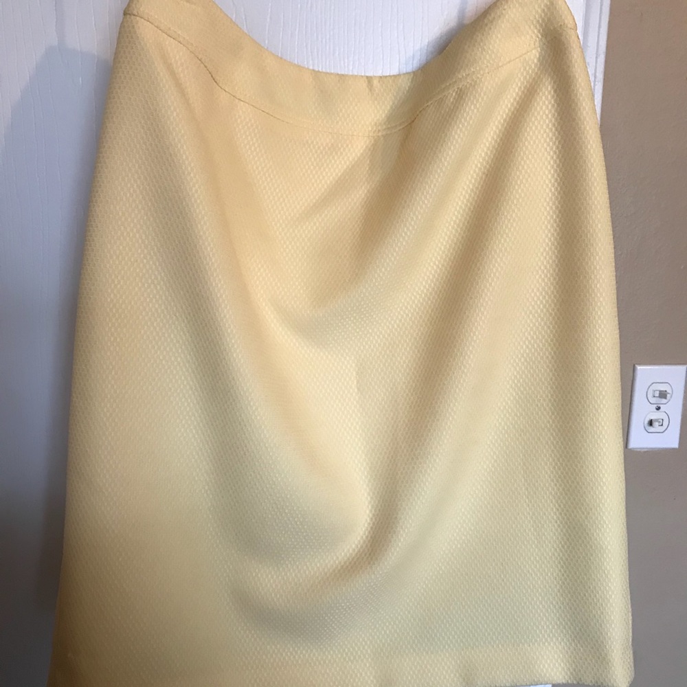 LeSuits Separates Pale Yellow Skirt